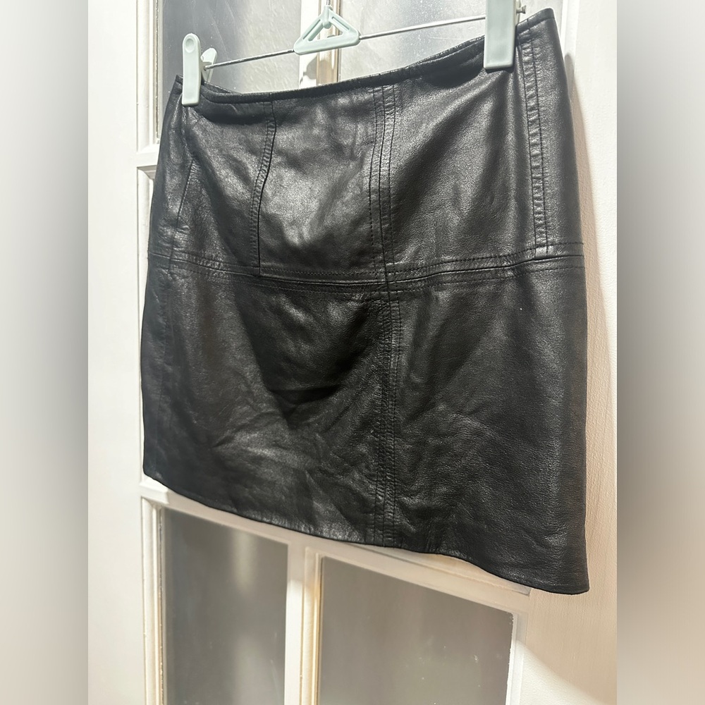 ASOS DESIGN leather-look mini skirt Size 2 - Picture 3 of 5
